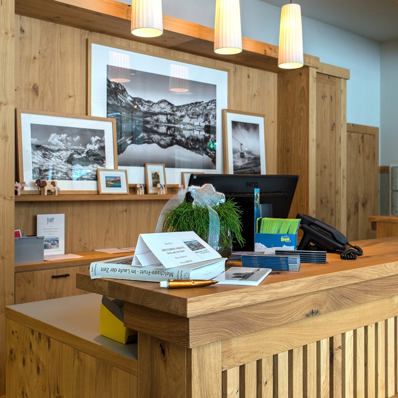 Frutt Resort, Family Lodge – Bar & Rezeption
